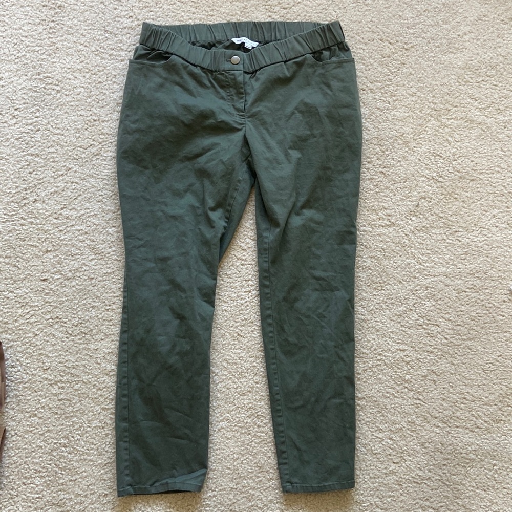 Womens maternity ankle pants, size 8 maternity